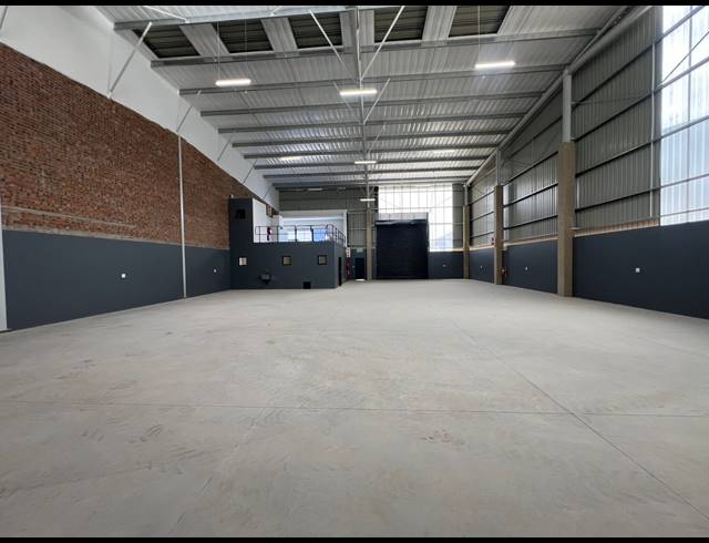 571M² WAREHOUSE TO LET IN SAMRAND BUSINESS PARK